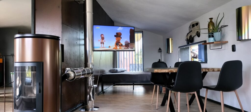 Wohnzimmer Esszimmer TV Kamin